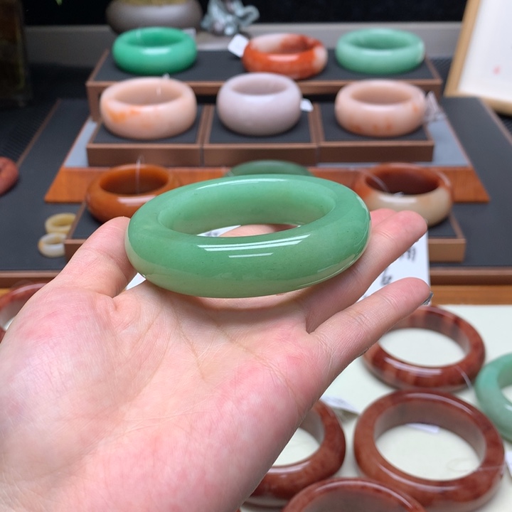 一***歌石英质玉（非洲翠）合金佘太翠