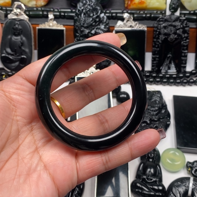 【闪购商品】蛇纹石玉项圈未镶嵌冰*啡