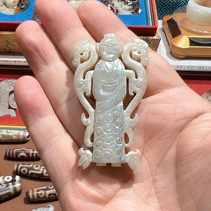 和田玉未镶嵌挂件暴*