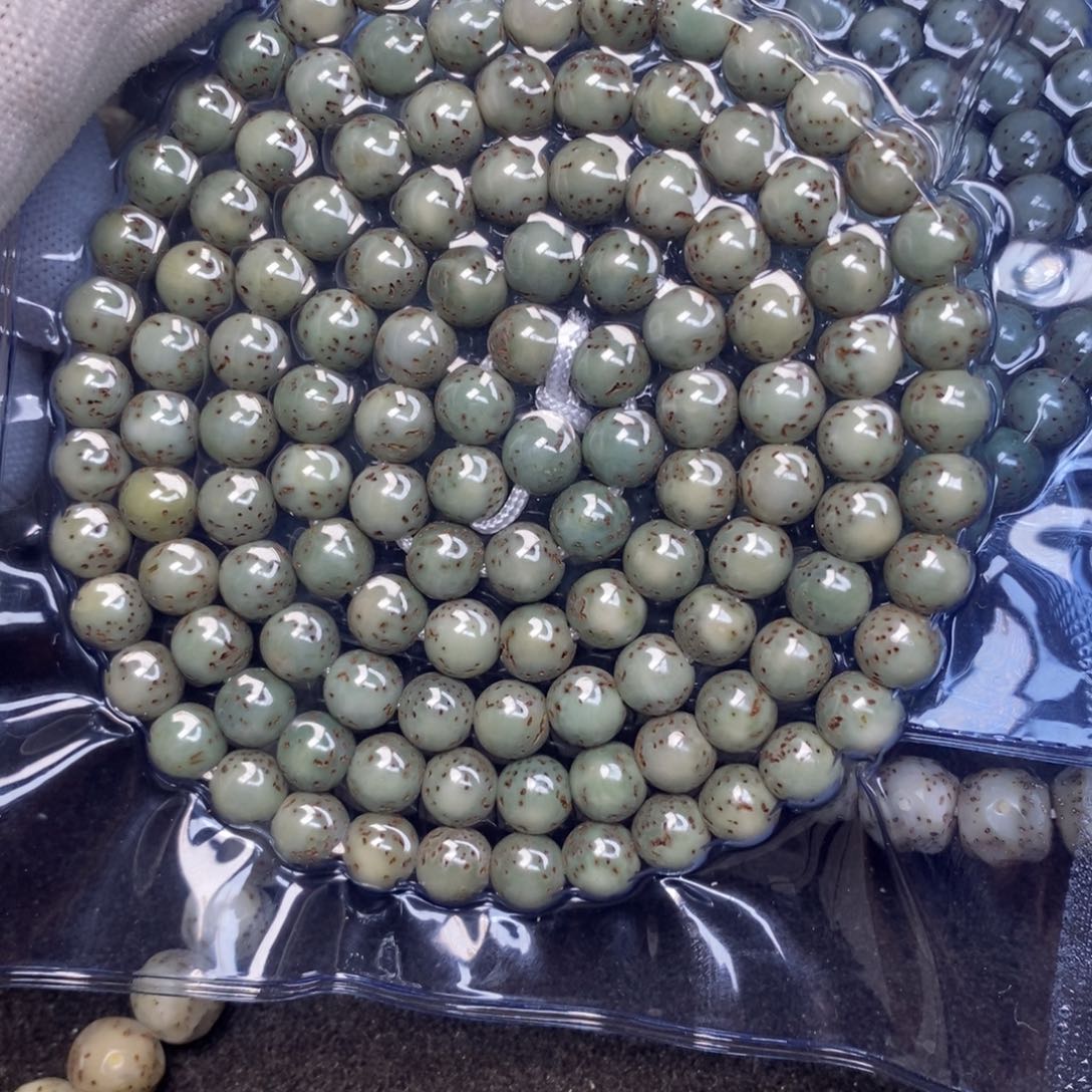 星月菩提吊坠半壁留白圆珠长串7*7绿幽灵