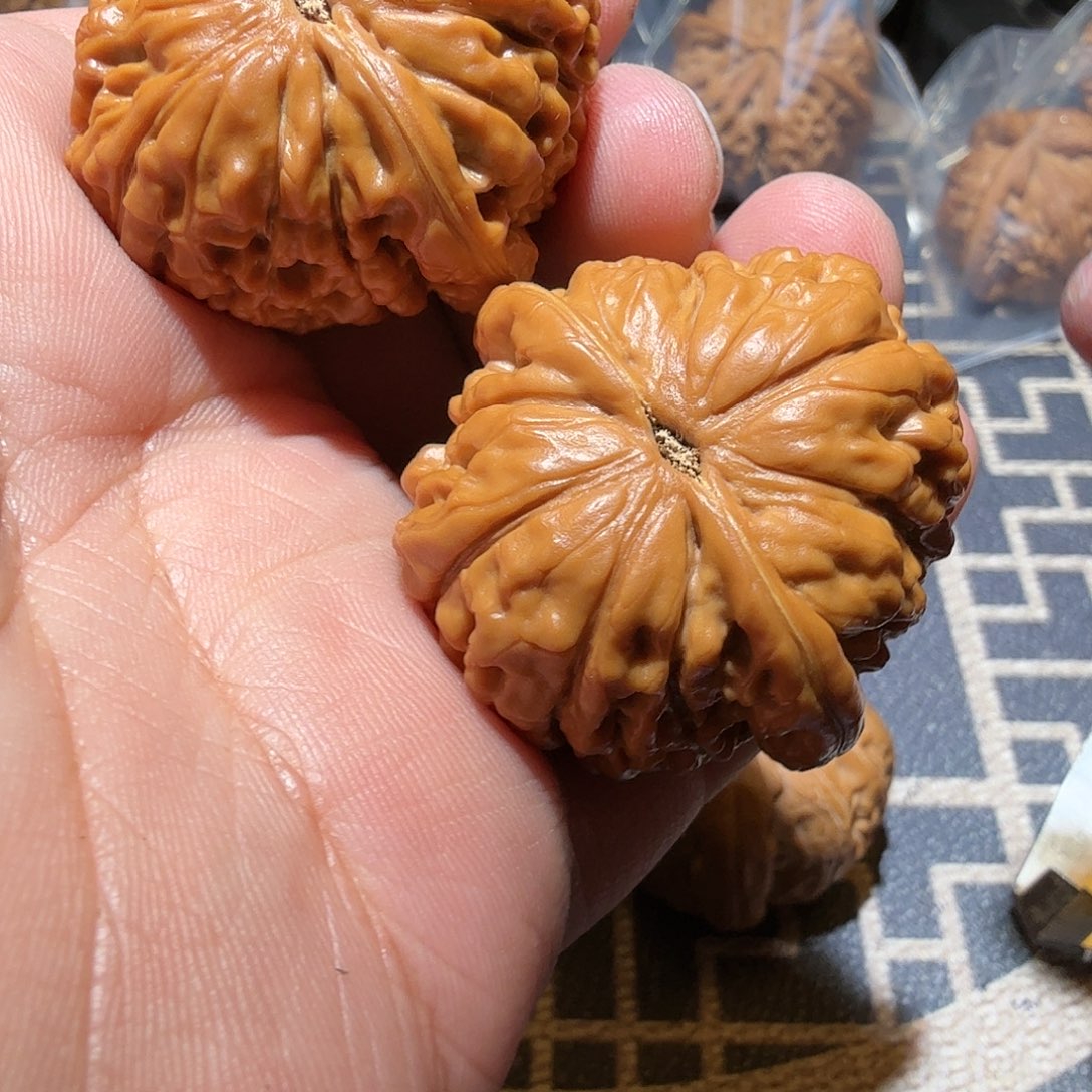 文玩核桃把件光*莲花