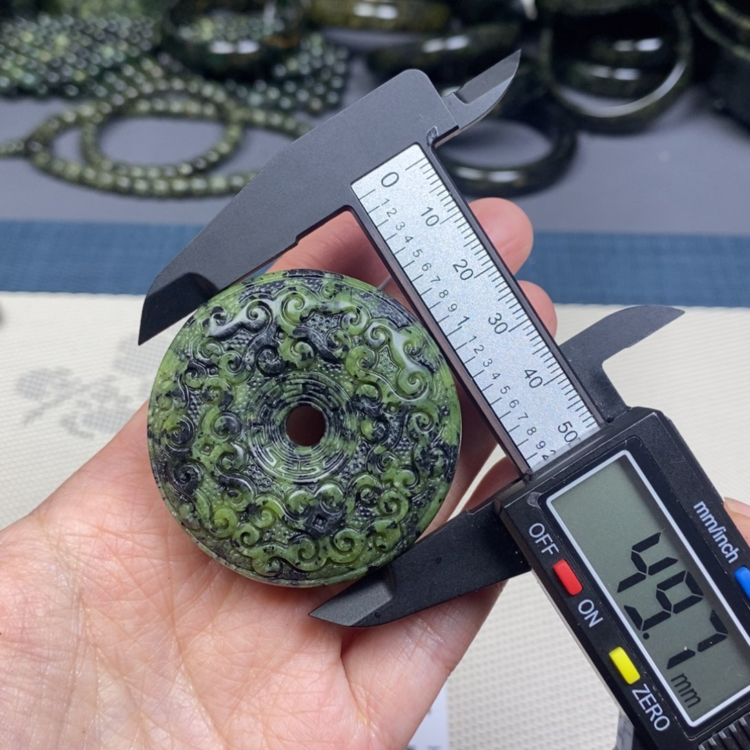 蛇纹石玉吊坠(不含链)未镶嵌