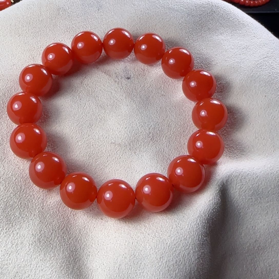 南红玛瑙手串未镶嵌老*?