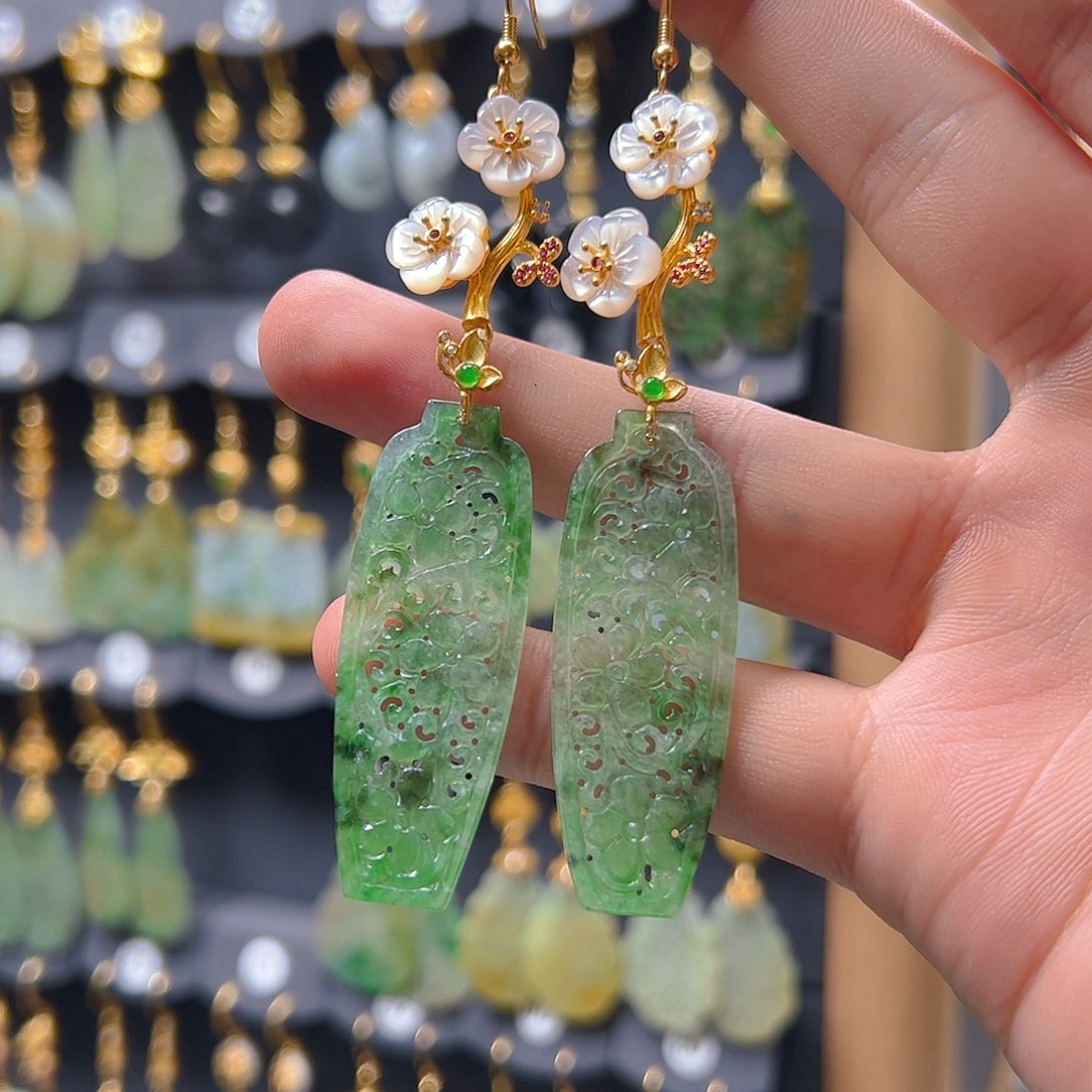 未镶嵌翡翠耳饰翡翠