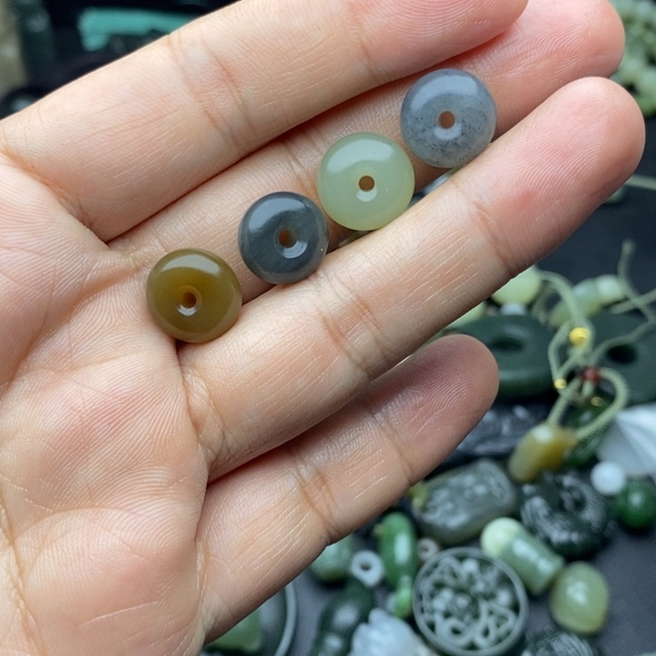 和田玉未镶嵌颈饰福利无售后