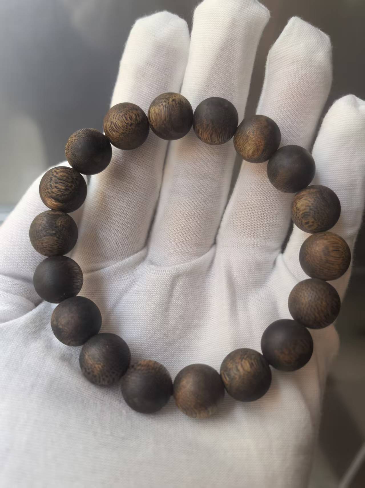 沉香奇楠【鑫隆阁】单圈圆珠1.2高货乌身圆叶药香凉感十足