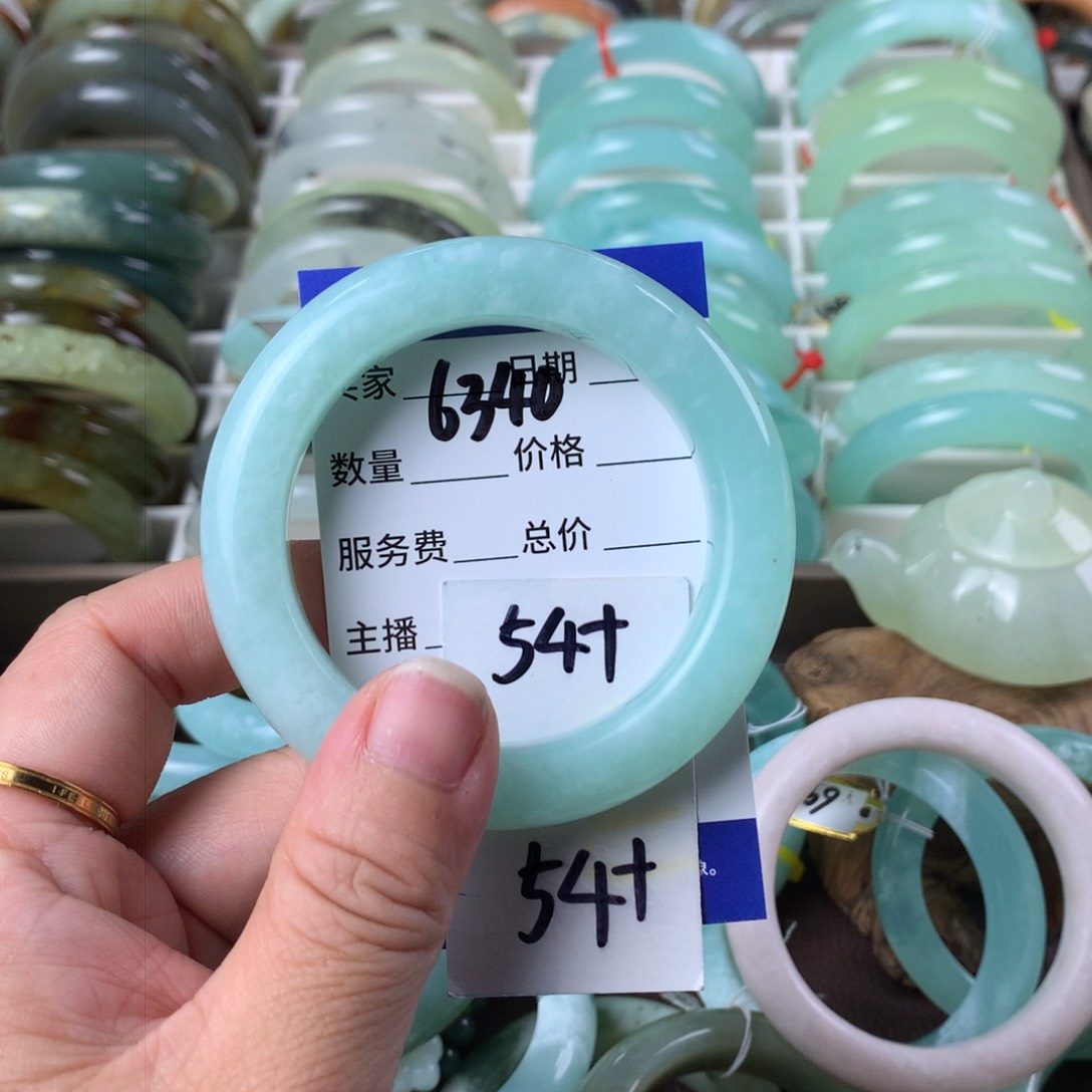 蛇纹石玉手镯未镶嵌6340