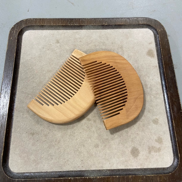 W993家用桃木梳子单个