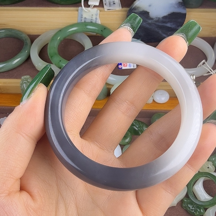 和田玉（糖玉）未镶嵌手镯