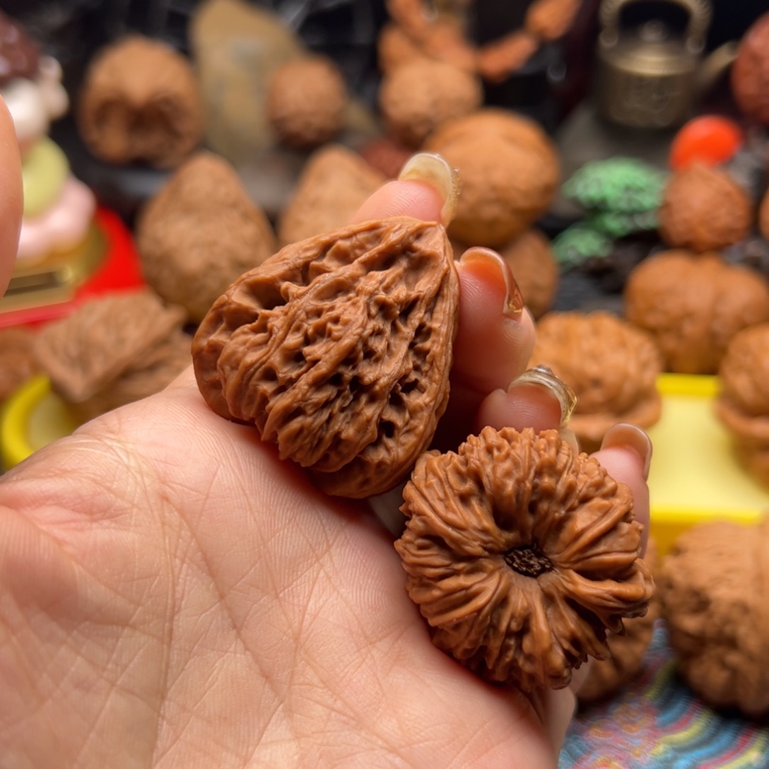 文玩核桃吊坠全品南疆石佛肚 异形 小手捻