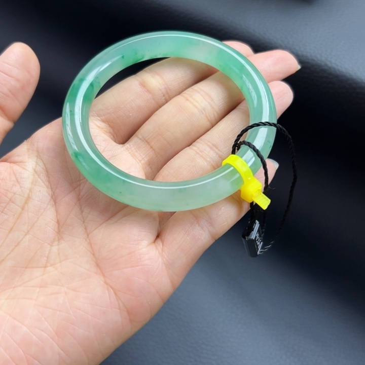 垚***垚石英质玉手镯未镶嵌非洲翠53➕