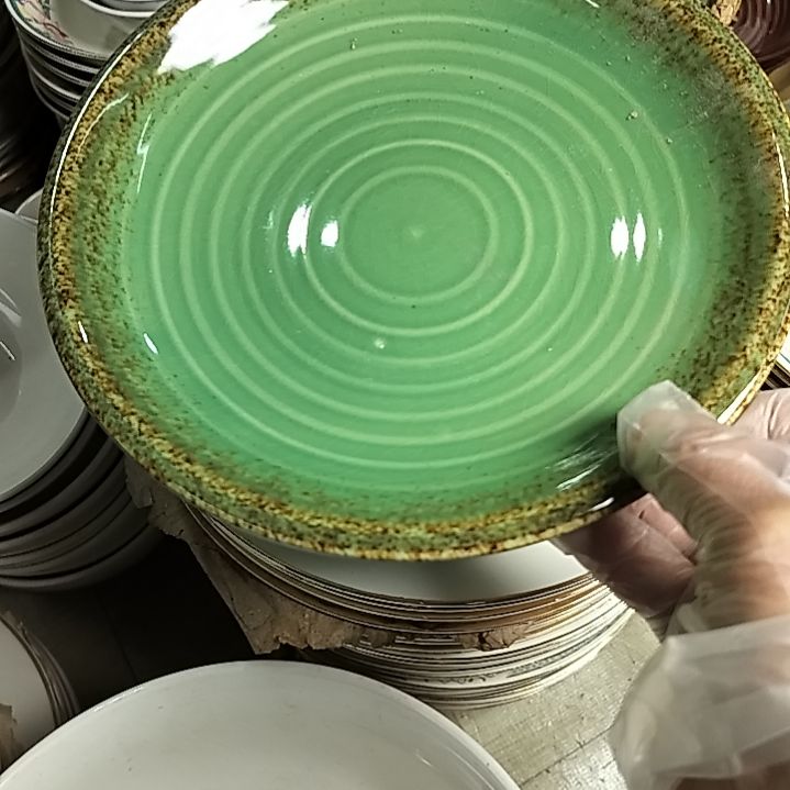 盘瓷片陶瓷杯盘壶碗都有