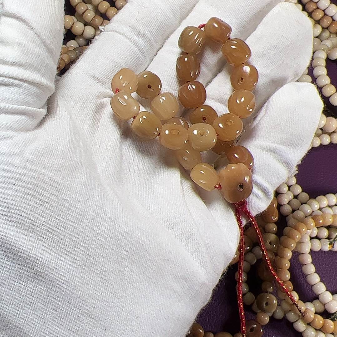 只买单纯的吊坠，没带链子，属的性质。合成立方氧化锆大***道