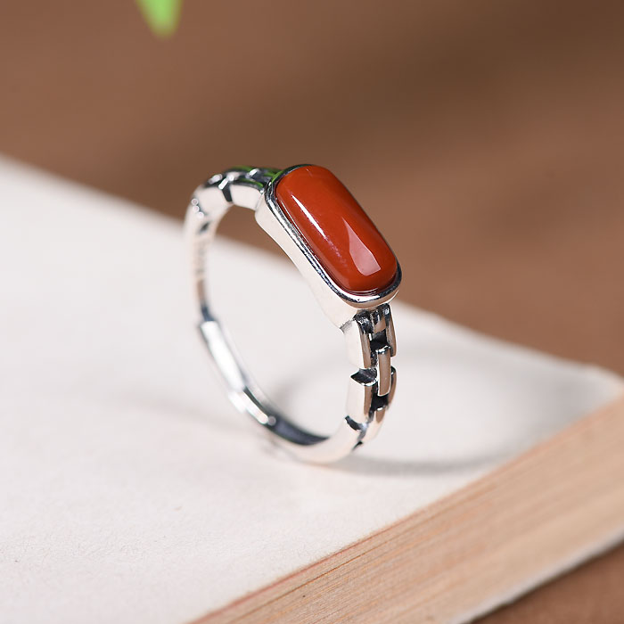 s925银镶嵌南红玛瑙长圆形女款戒指