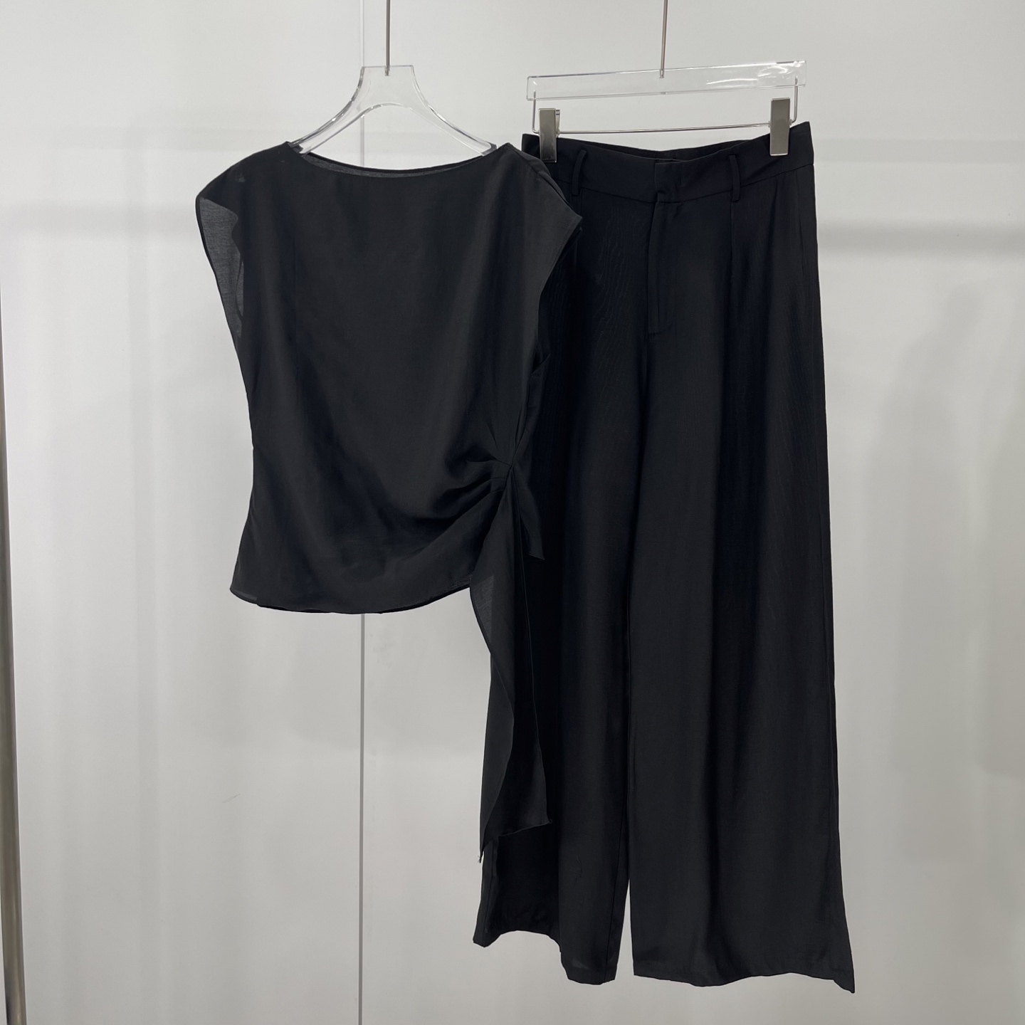 艾家同款2025夏款港风通勤时尚套装无袖上衣直筒裤套装83001