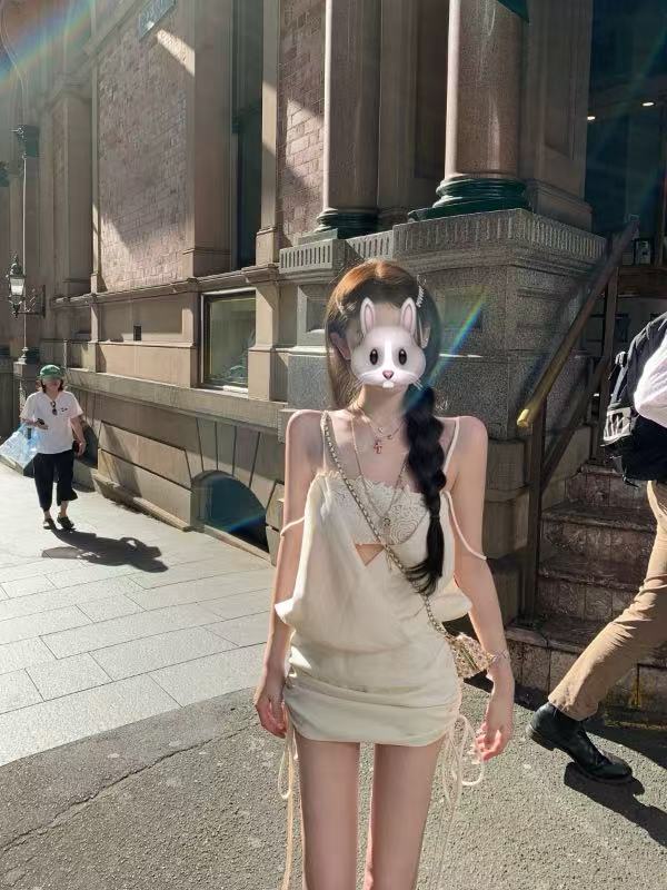 梦梦 MENGMENG｛豆蔻少女 新款纯欲性感立体绣花吊带连衣裙 }