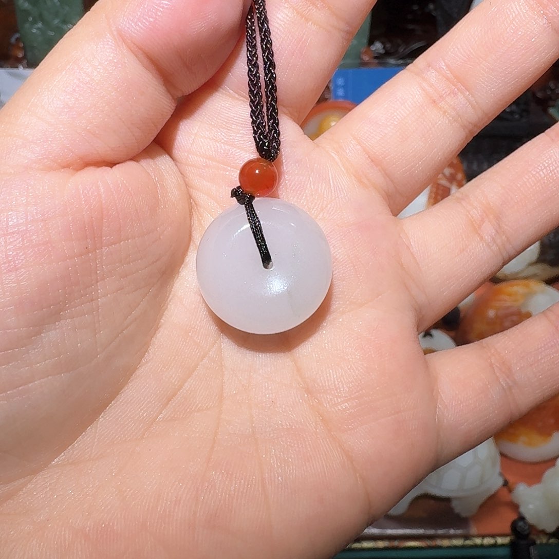 透闪石质玉未镶嵌挂件S****?