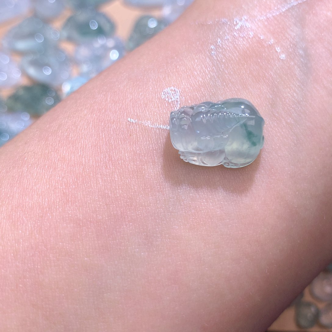 定制翡翠未镶嵌貔貅