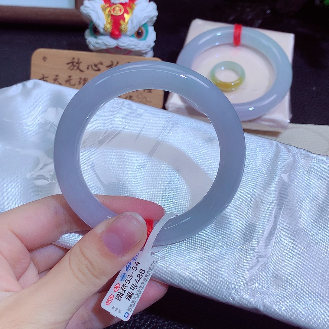翡翠未镶嵌手镯488