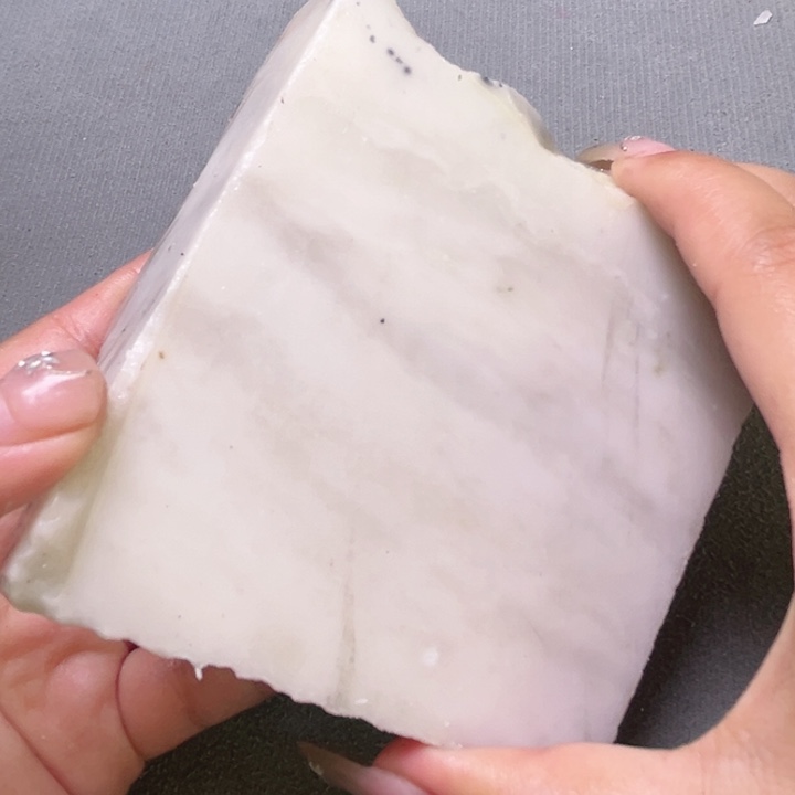 和田玉（糖玉）未镶嵌珠宝奇石