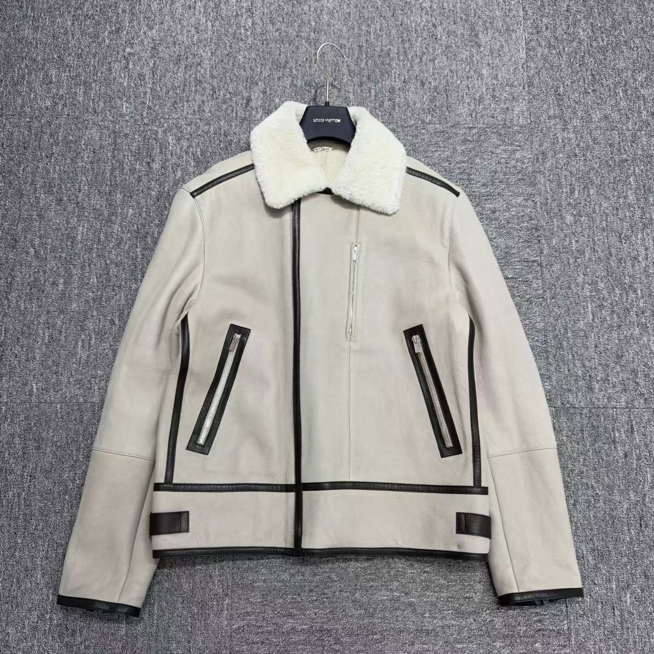 99新 Hermes/爱马仕  羊皮皮毛一体外套/50码/编码13169 