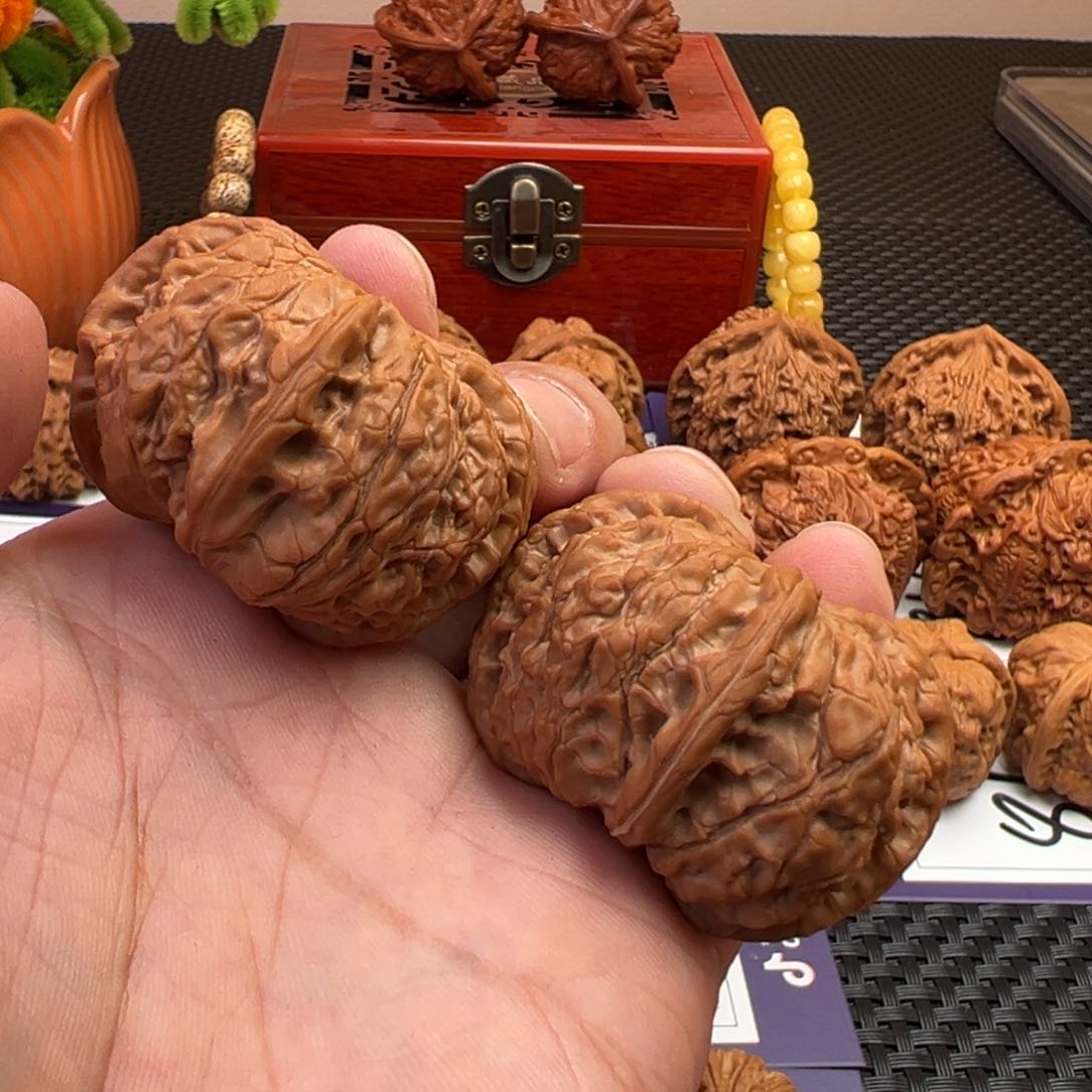 文玩核桃把件好**连四棱