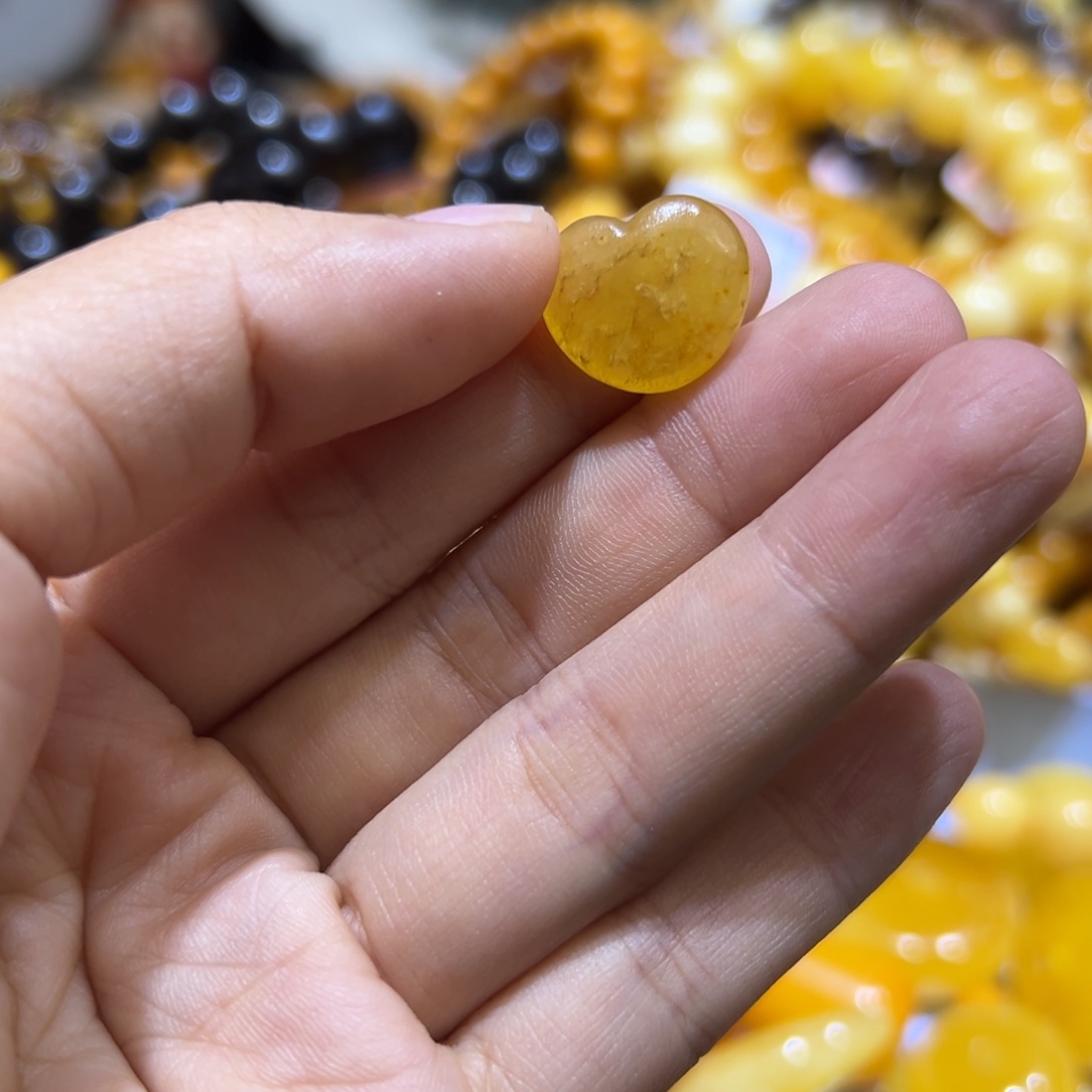 琥珀珠宝奇石未镶嵌