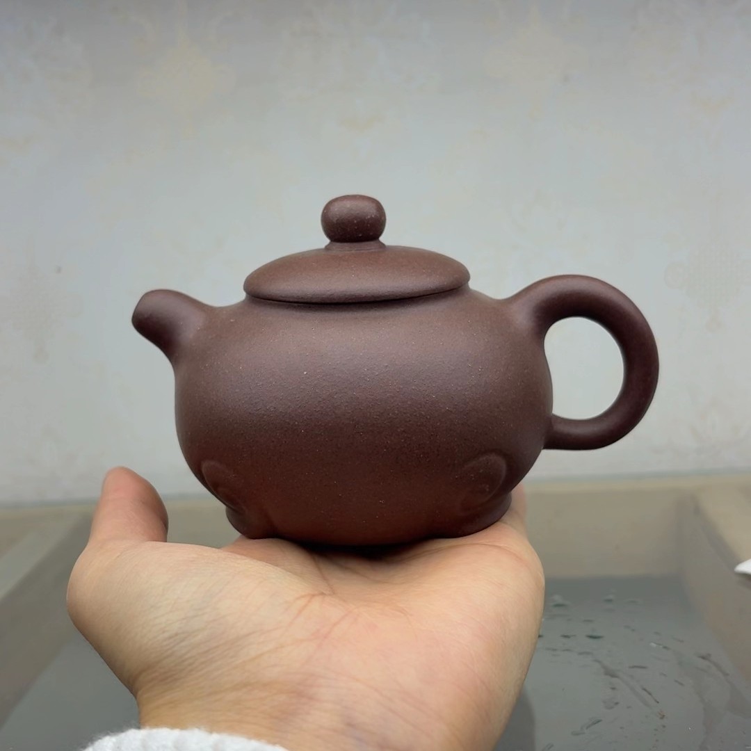 宜兴紫砂，原矿紫泥，半手工艺，如意壶，容量200cc