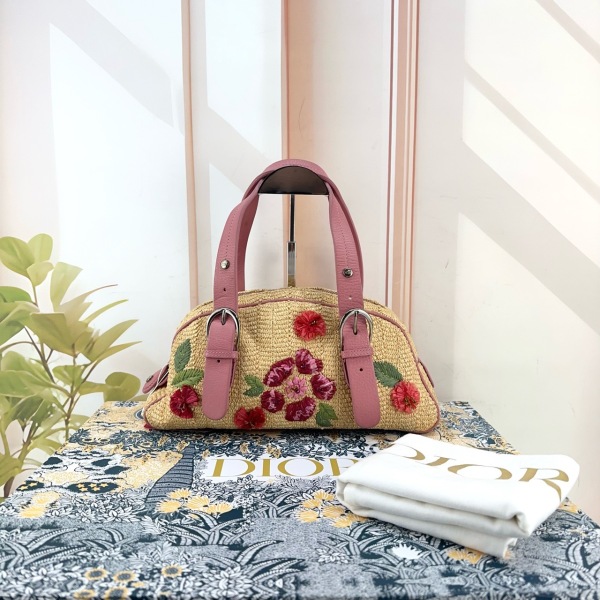 95新/迪奥/市场价18000/包包/250219XZ0029