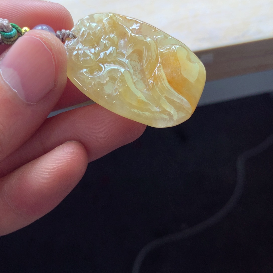 翡翠颈饰未镶嵌吊坠
