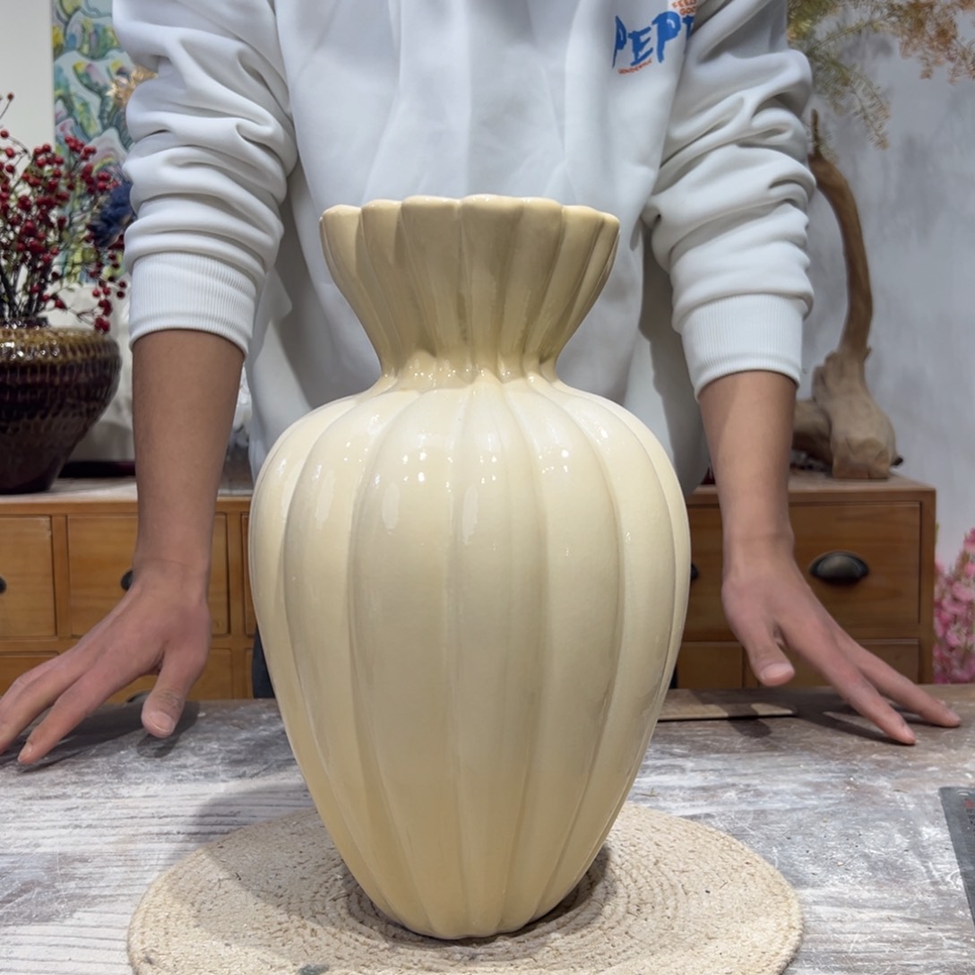 摆件陶瓷花瓶高31口6微瑕