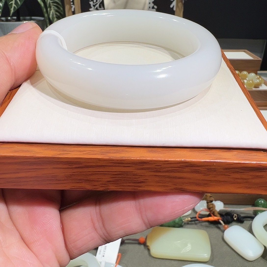 和田玉手镯未镶嵌木*鱼