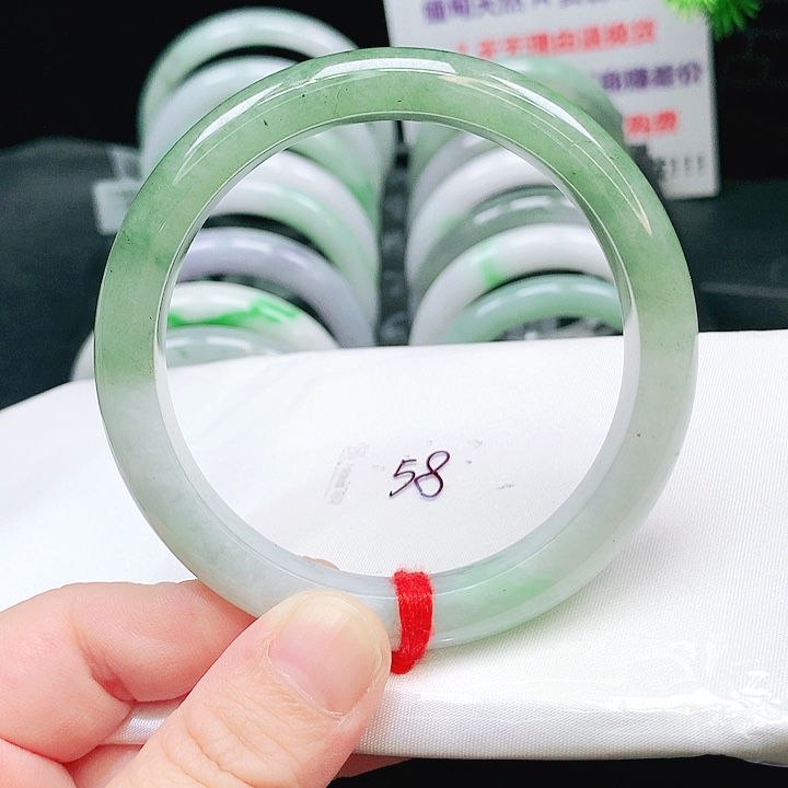 翡翠未镶嵌手镯195