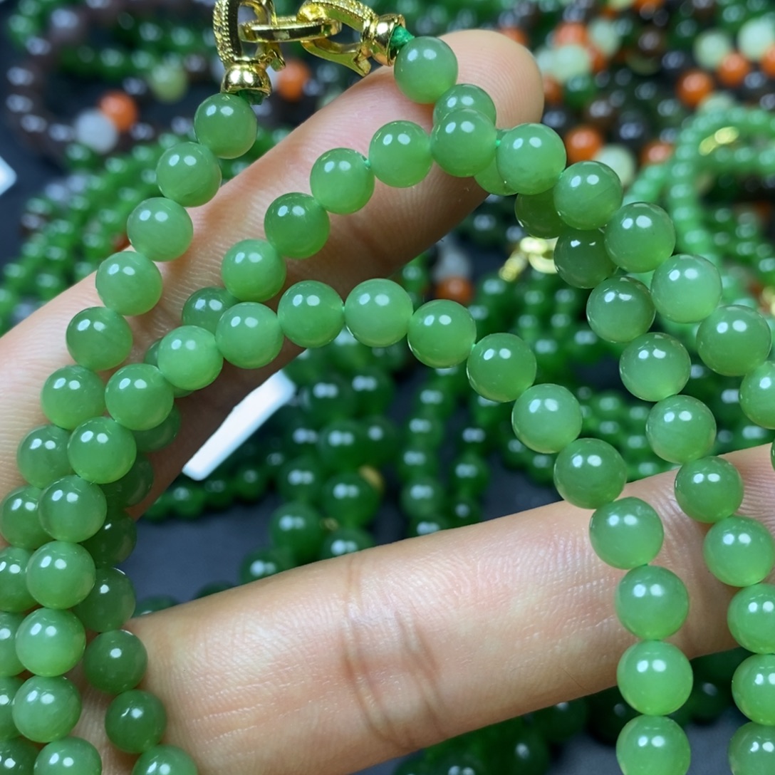 【***】和田玉未镶嵌颈饰