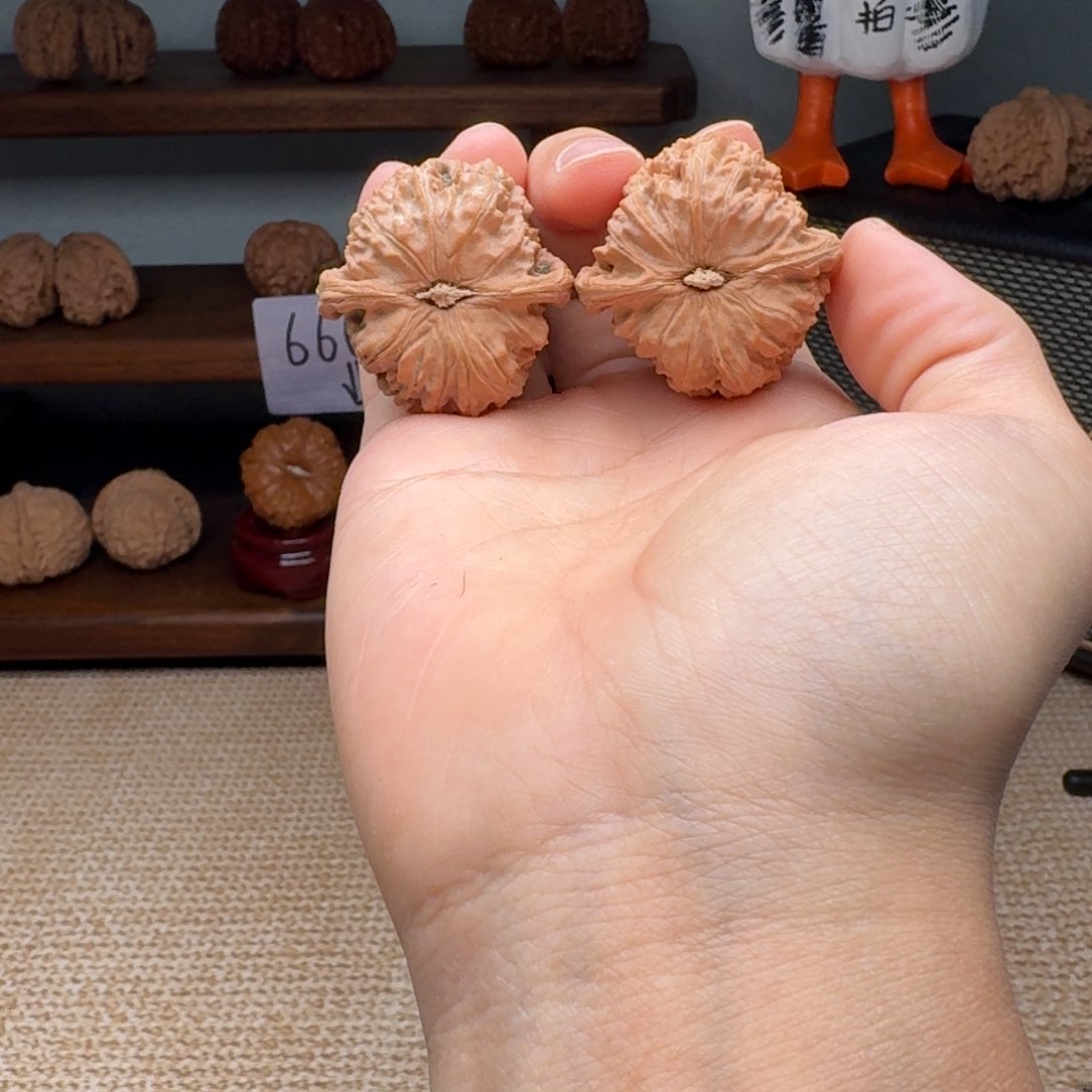 文玩核桃把件3917闷白