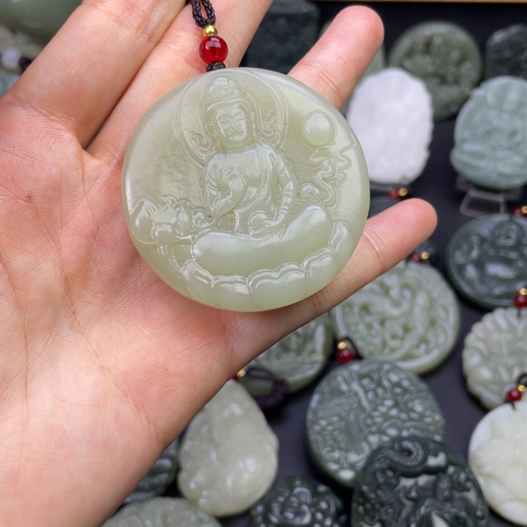 和田玉颈饰未镶嵌