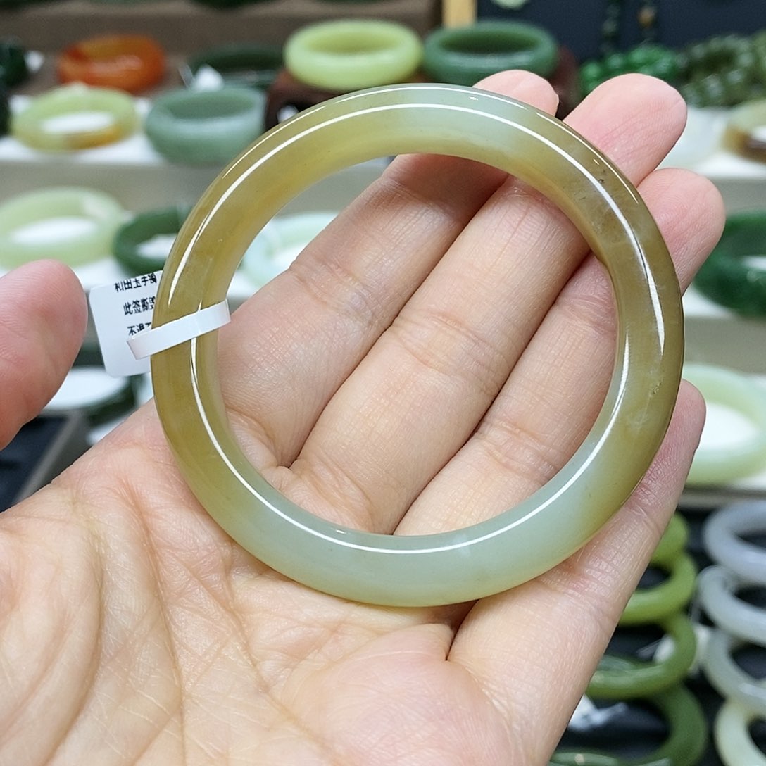 【闪购商品】未镶嵌手镯和田玉