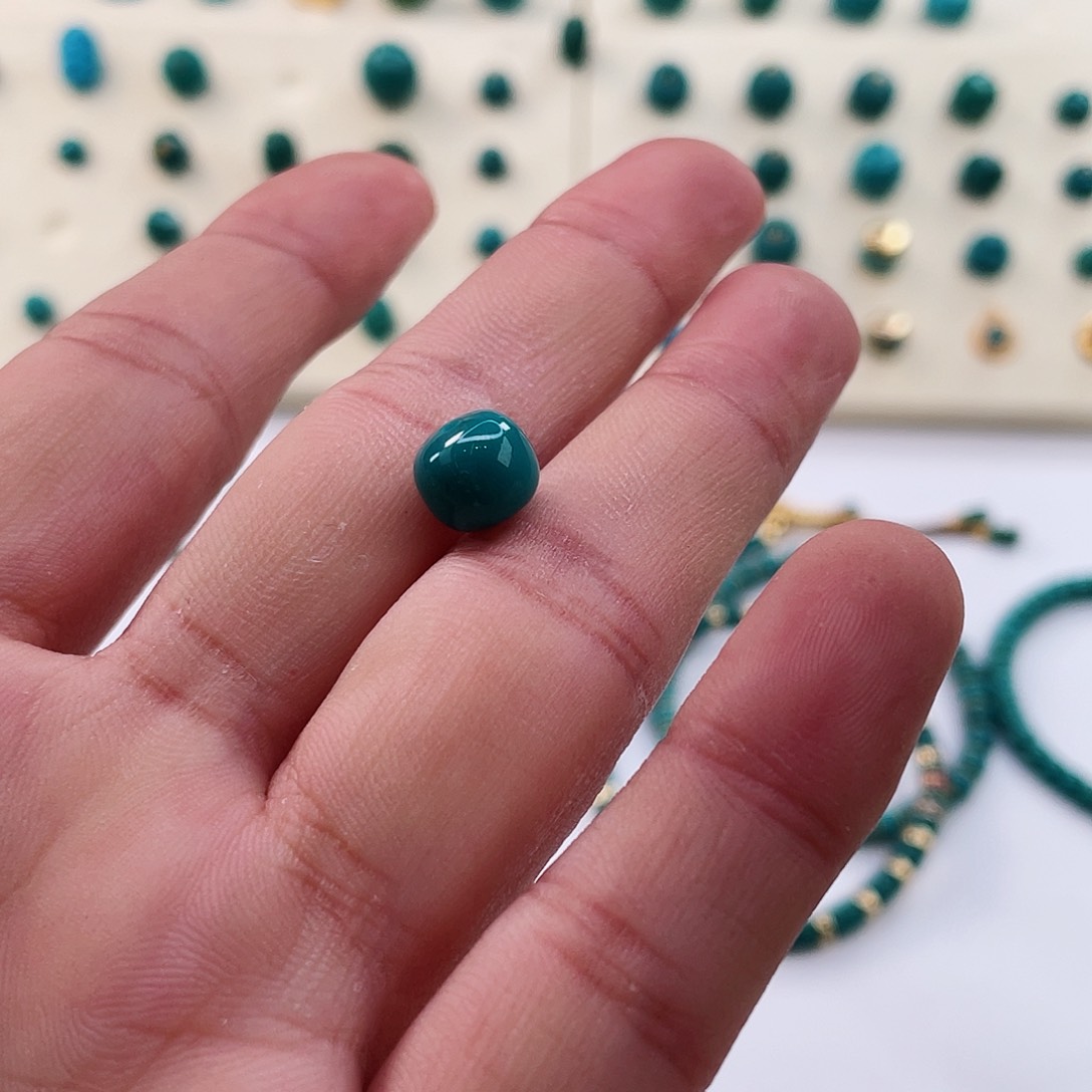 绿松石颈饰未镶嵌