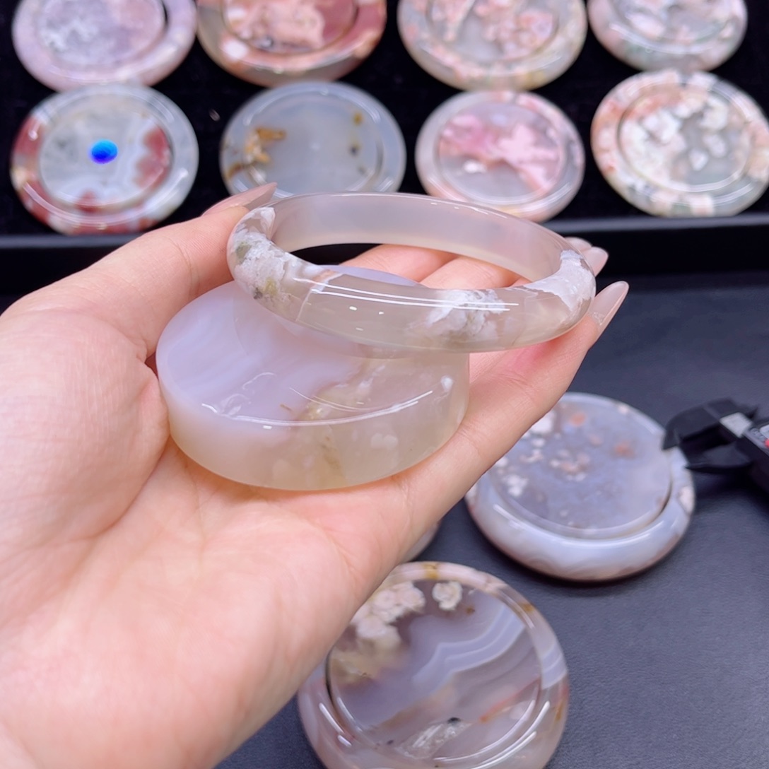 玛瑙/玉髓手镯未镶嵌5758