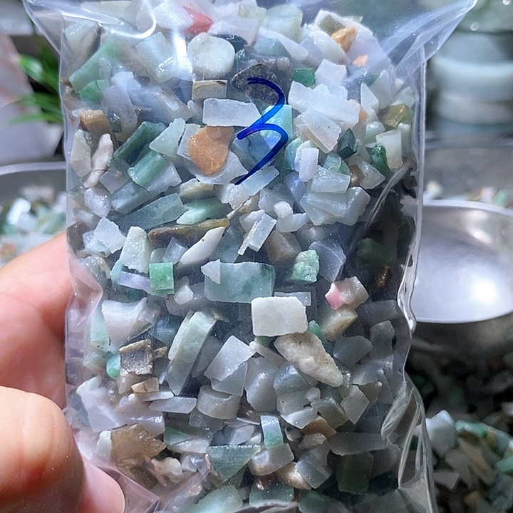 颈饰未镶嵌翡翠枕头料3