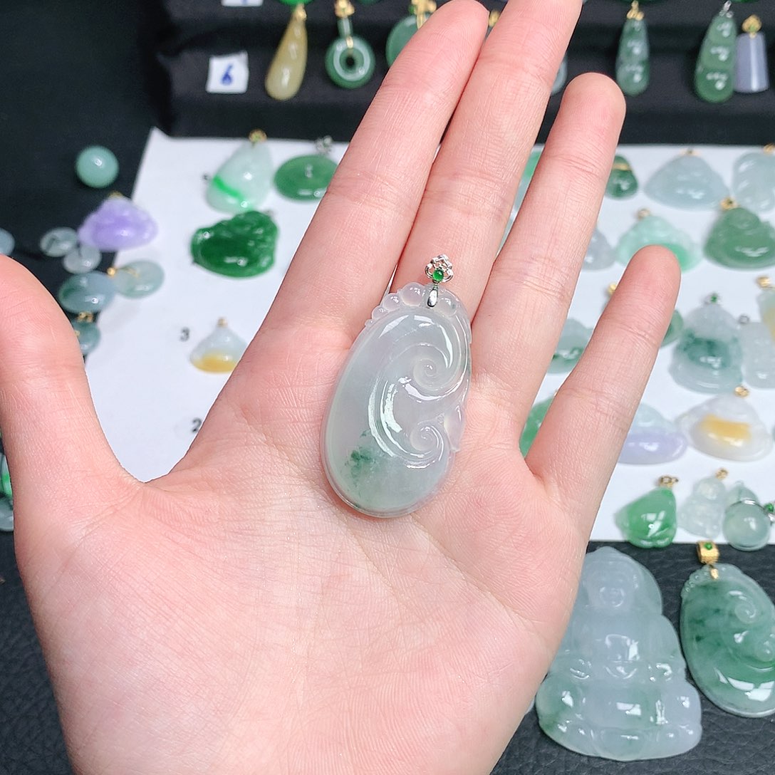 翡翠颈饰未镶嵌翡翠