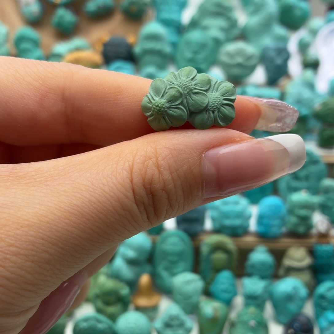 绿松石未镶嵌饰品