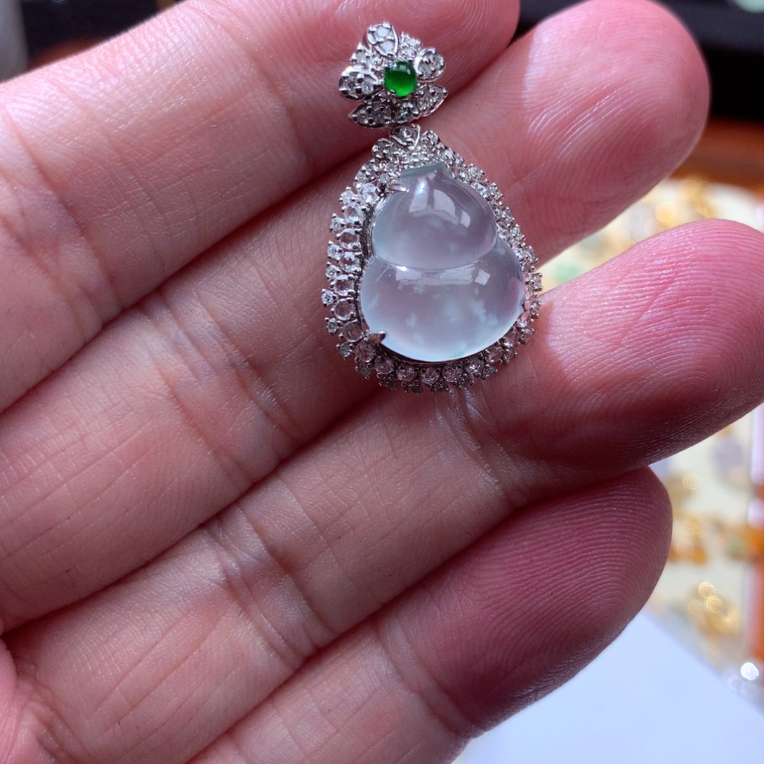 翡翠颈饰18K金镶嵌爱****?葫芦