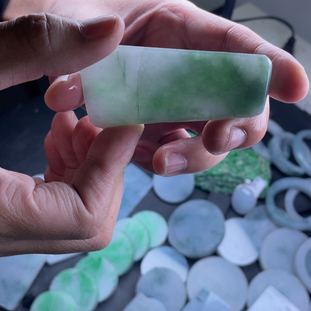 未镶嵌定制翡翠  