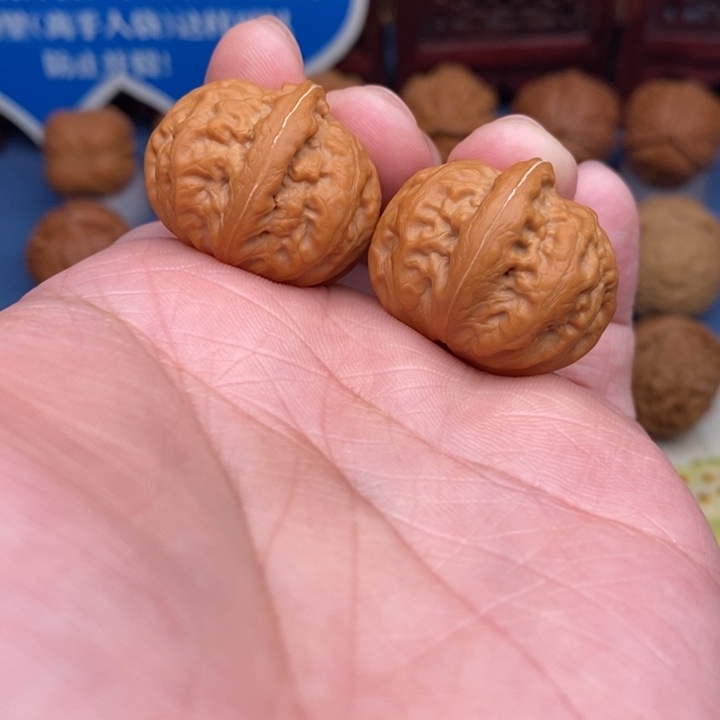 文玩核桃把件玉石方尊