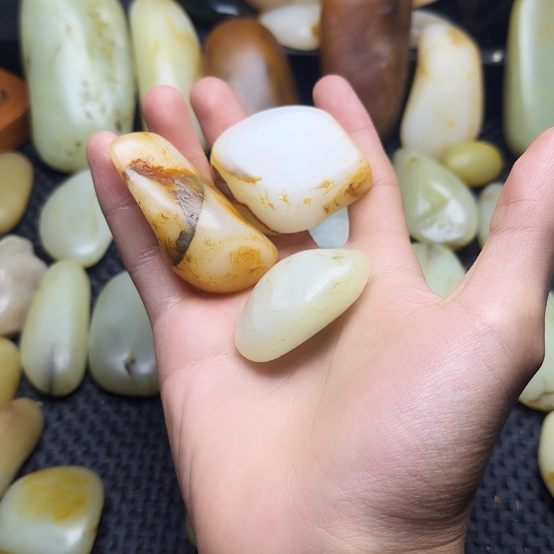 B***b和田玉未镶嵌挂件