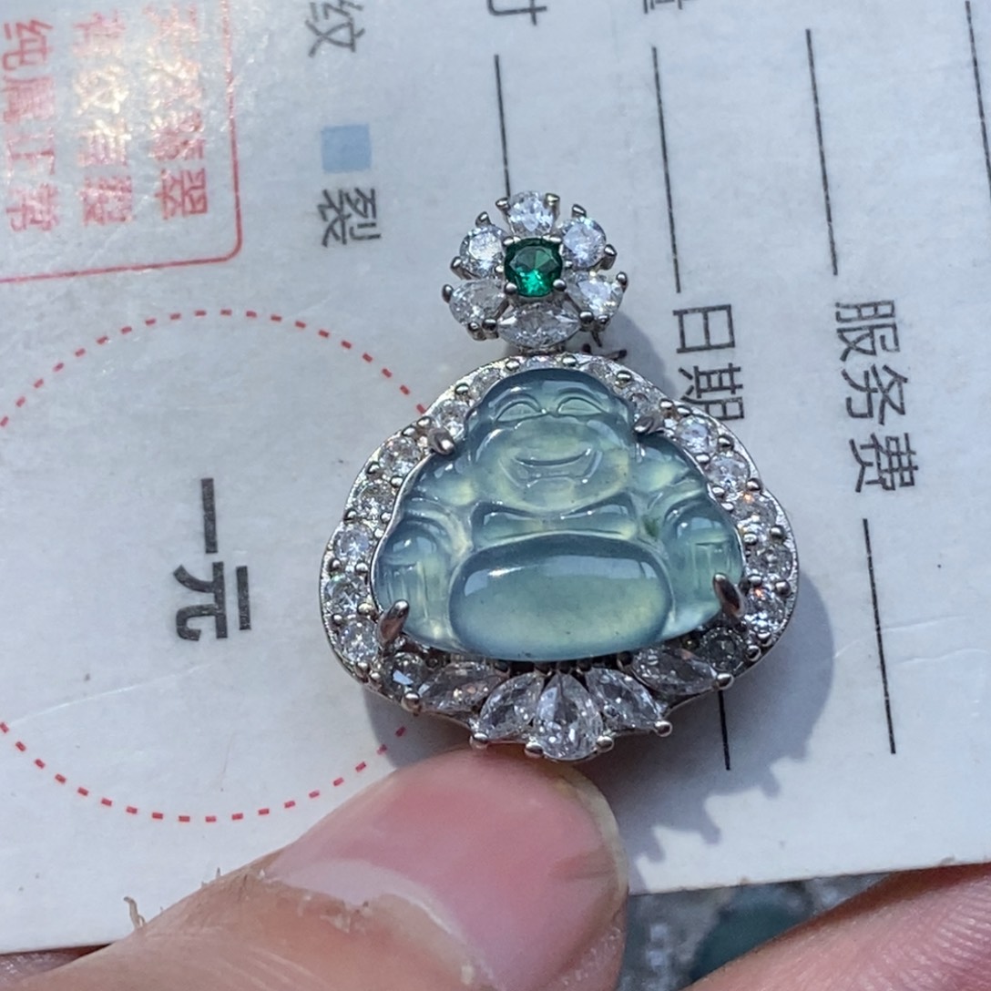 翡翠颈饰未镶嵌翡翠