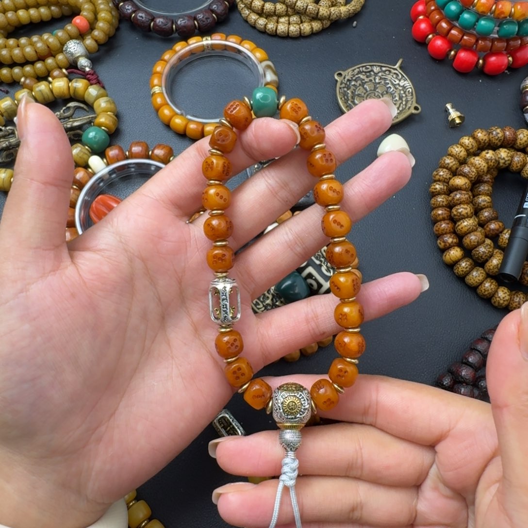 阿***楠泥塑…………………………………………