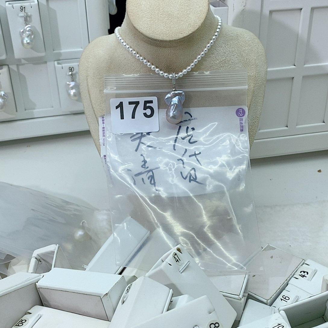 淡水珍珠颈饰合金