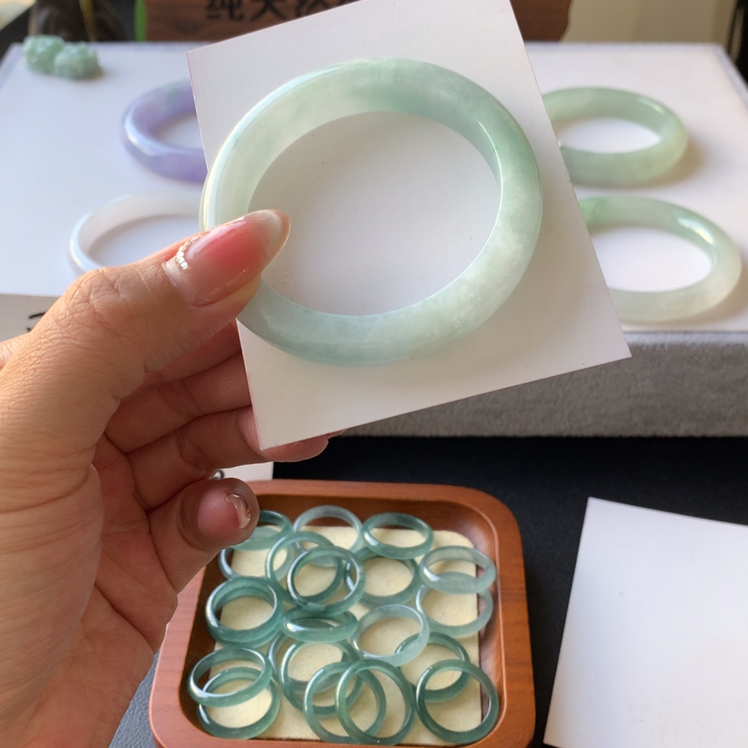 翡翠未镶嵌手镯50.8正